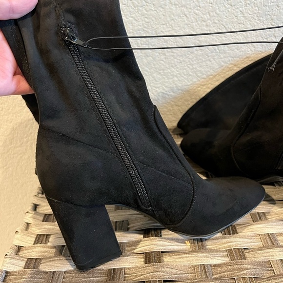 NWOT Unisa Black Over the Knee Boots size 5.5 - Picture 9 of 9